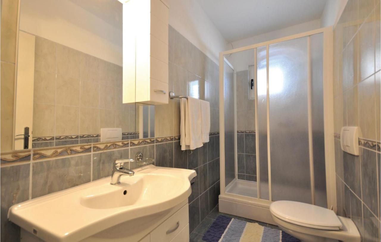 Lovely Apartment In Makarska With Kitchen Exterior photo